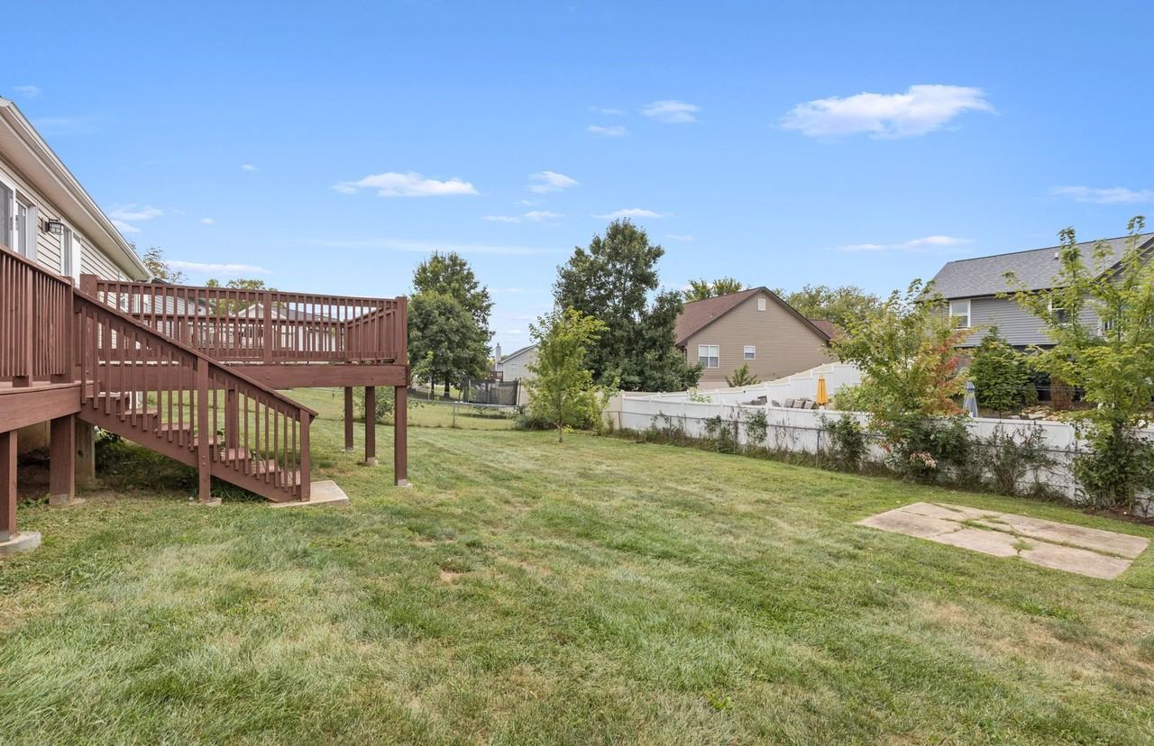 679 Dundee Ct - Photo 3 of 27