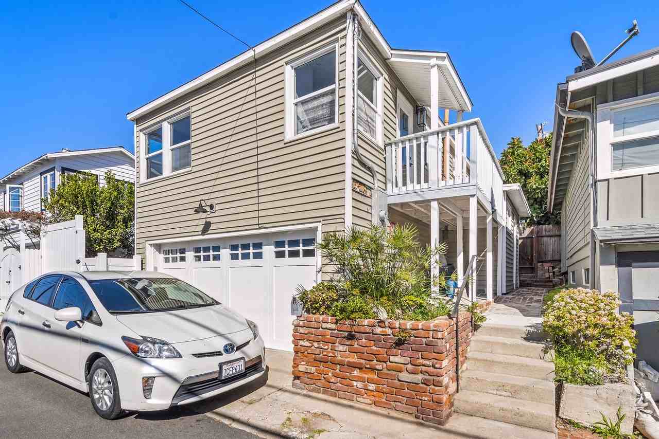 31642 Virginia Way - Photo 2 of 8