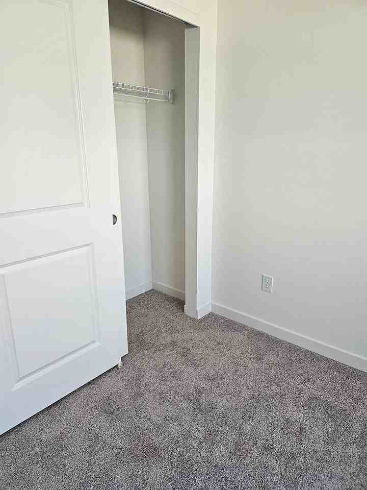 212 River Ridge Dr - Photo 3 of 17