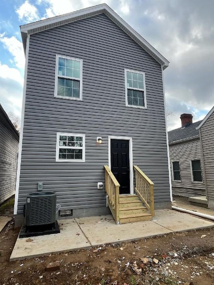 627 E Ormsby Ave - Photo 3 of 19