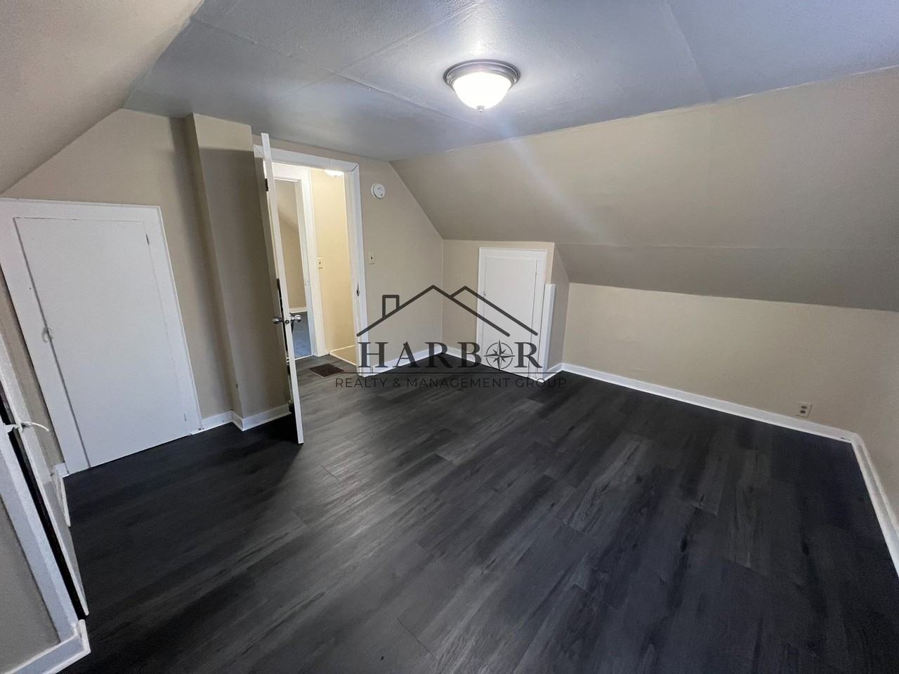 804 12th Ave Sw - Photo 2 of 13