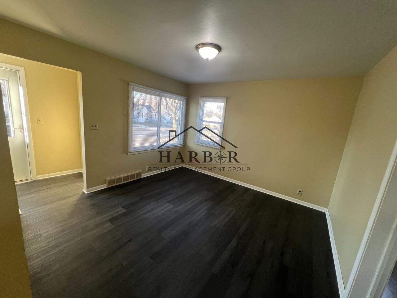 804 12th Ave Sw - Photo 5 of 13