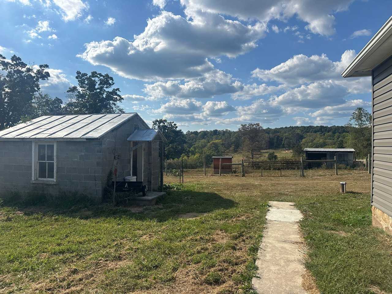 271 Fairview Rd - Photo 2 of 16