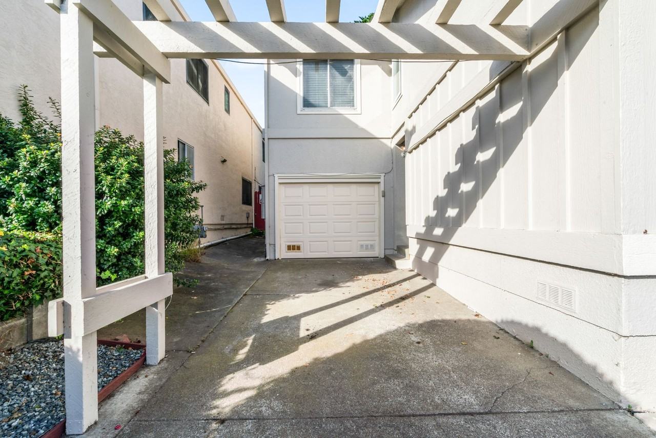 144 Marbly Ave - Photo 2 of 32