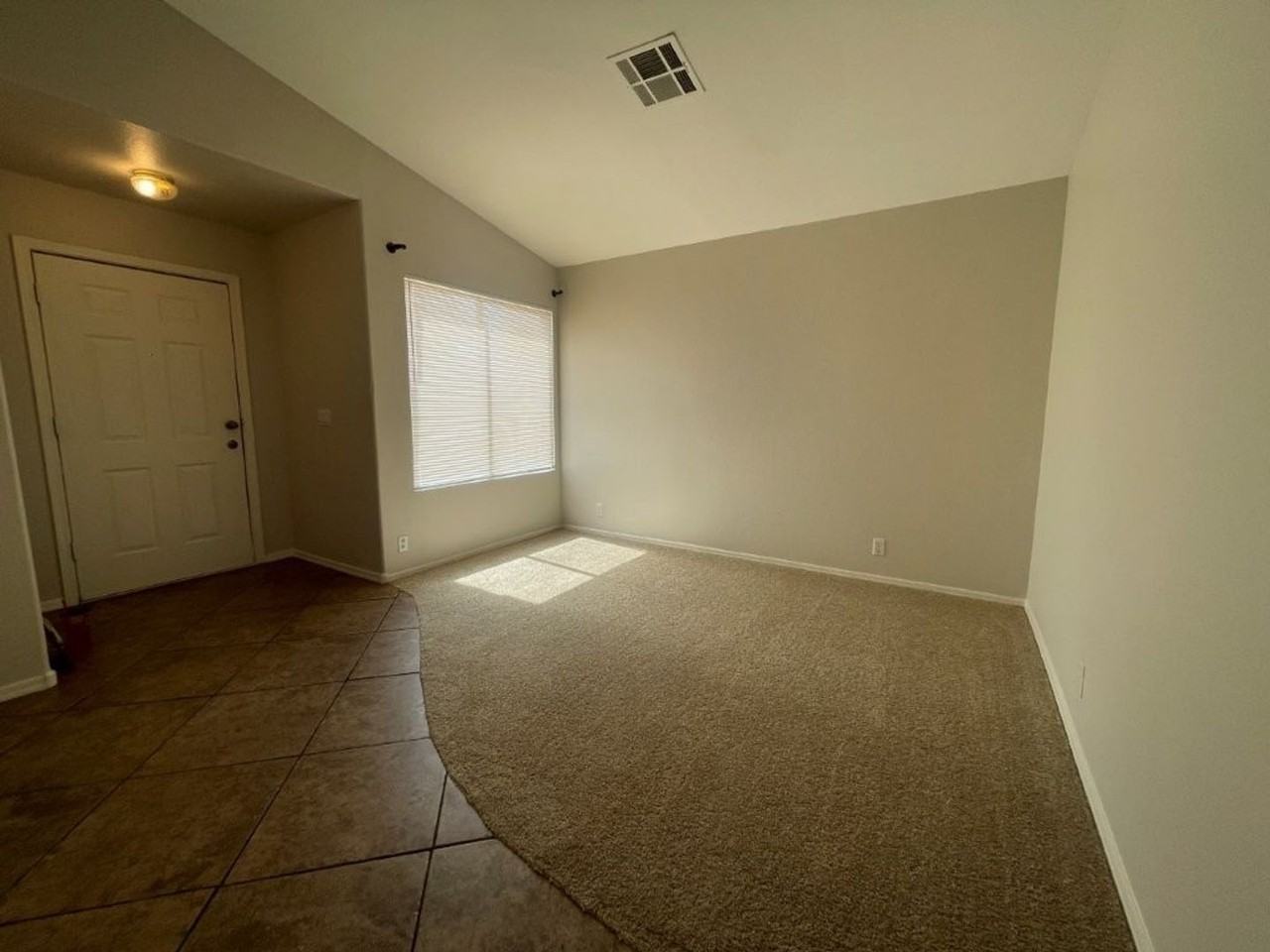 15752 W Lundberg St - Photo 3 of 18