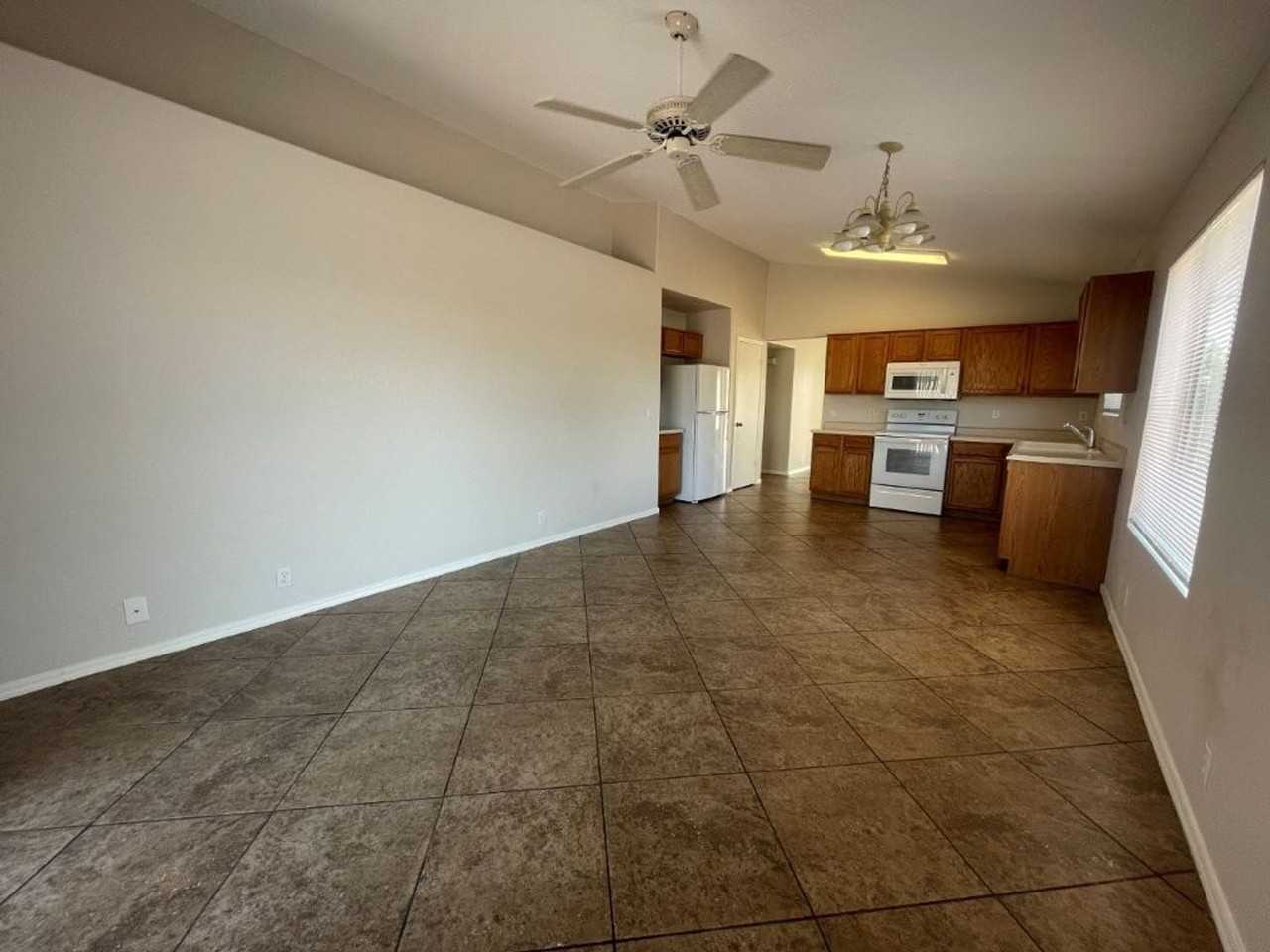 15752 W Lundberg St - Photo 6 of 18