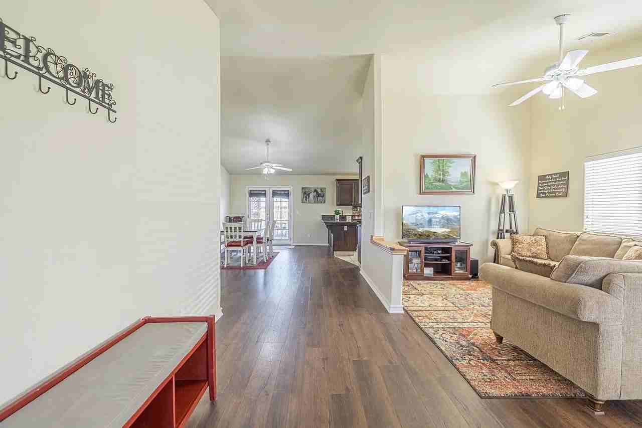 8849 Glade Ave - Photo 3 of 9