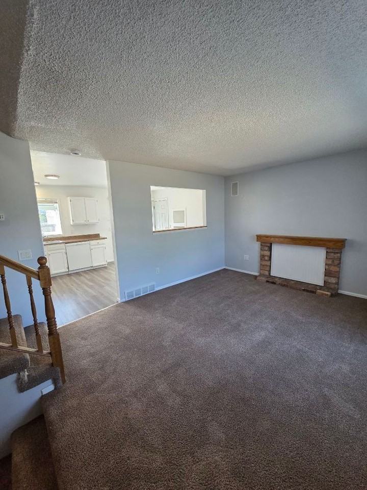 8492 W Eastman Pl - Photo 2 of 22