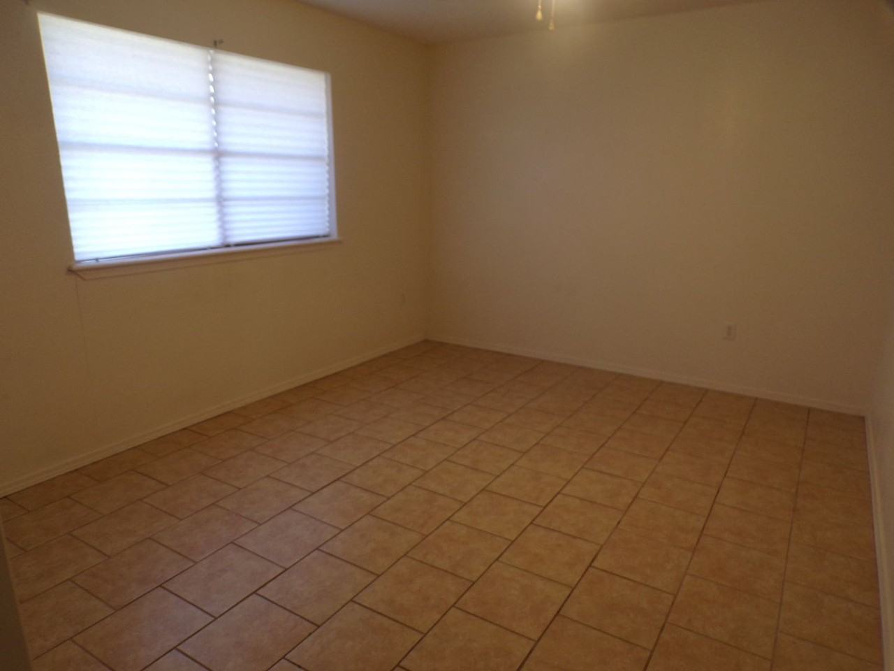 4611 Se Ellsworth Ave - Photo 3 of 32