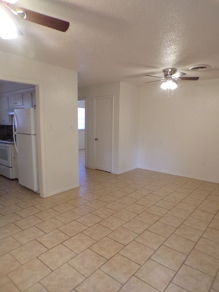 4611 Se Ellsworth Ave - Photo 6 of 32