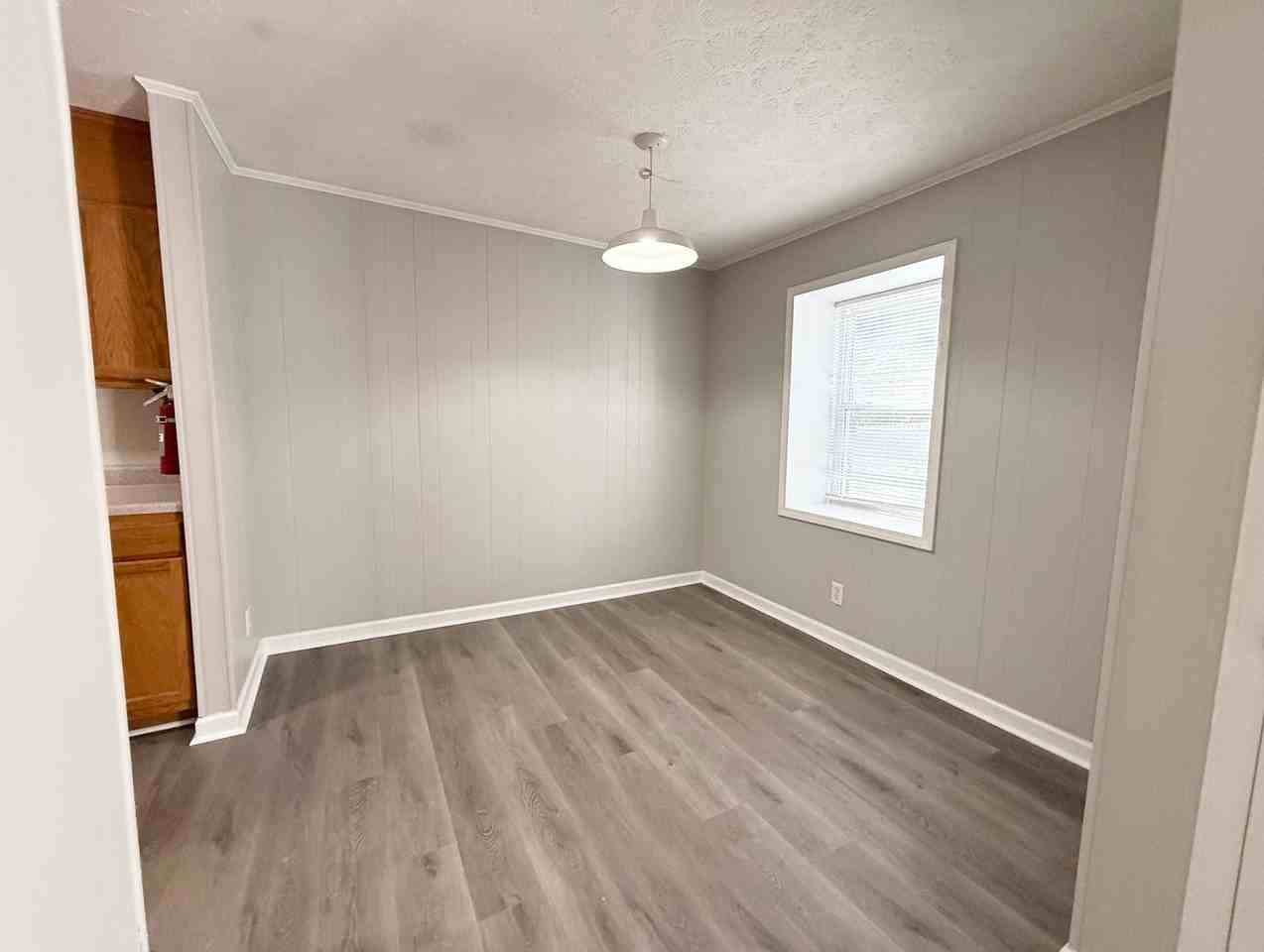 315 Oakland Ave - Photo 7 of 24