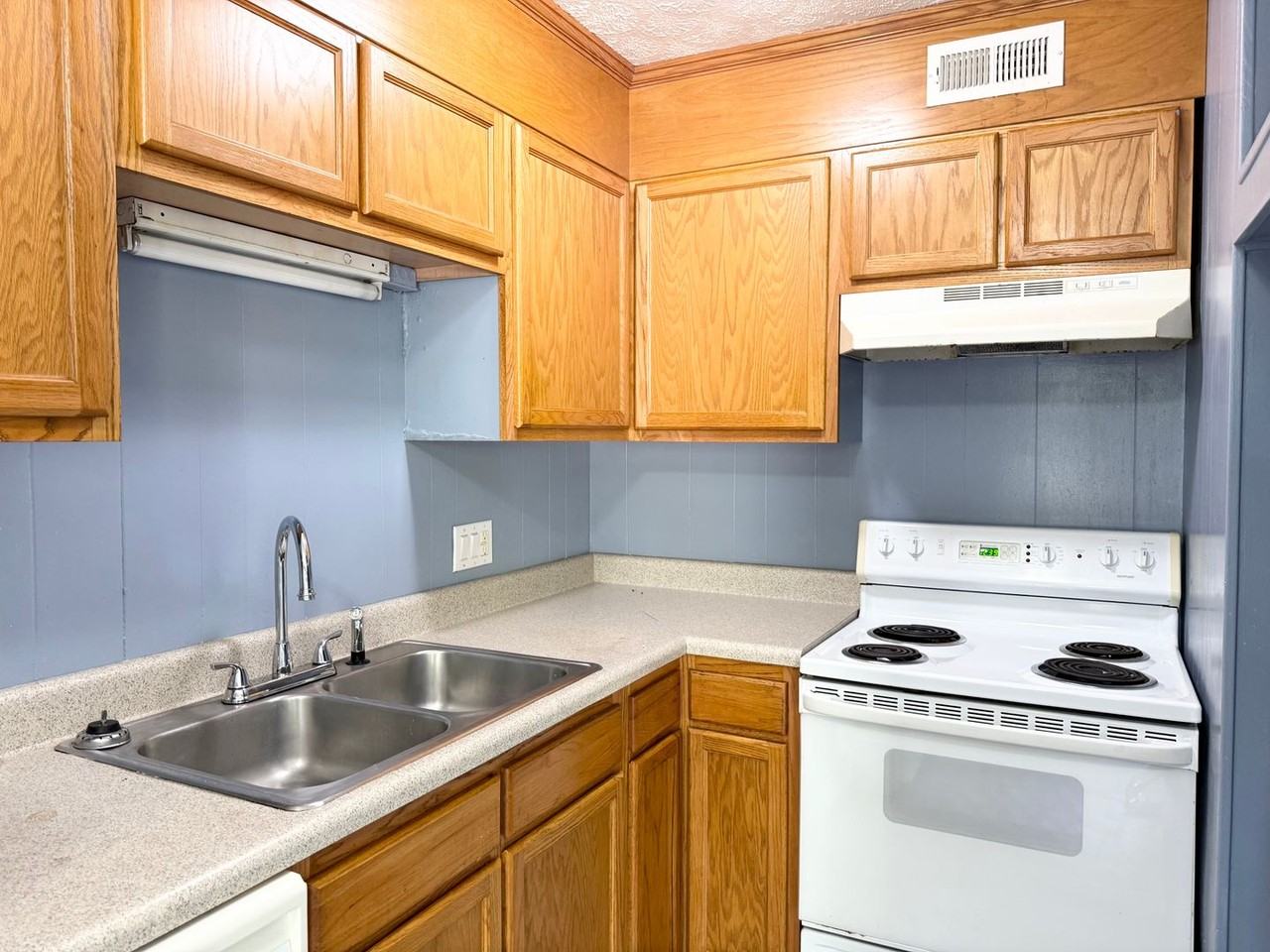 315 Oakland Ave #103 - Photo 7 of 26