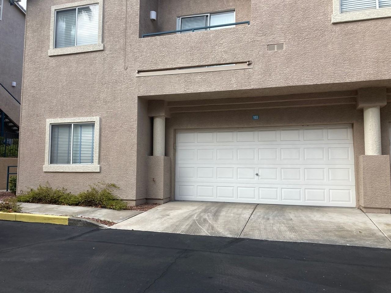 2001 Quartz Cliff St - Photo 3 of 44