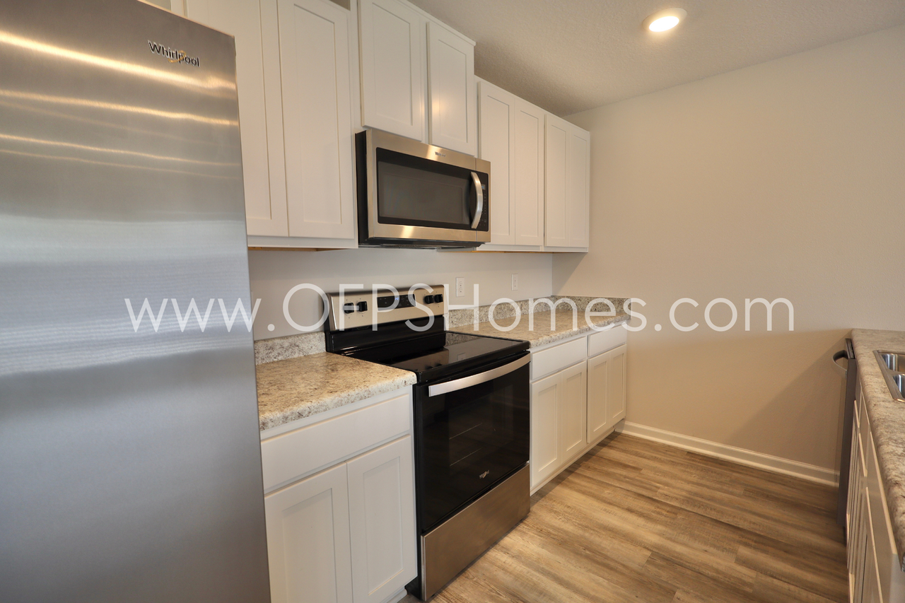 3125 Van Day Way - Photo 5 of 24