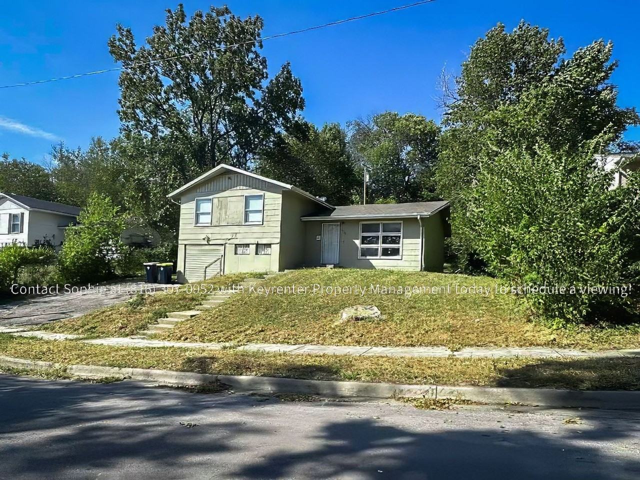 3812 E 47th Ter - Photo 2 of 22