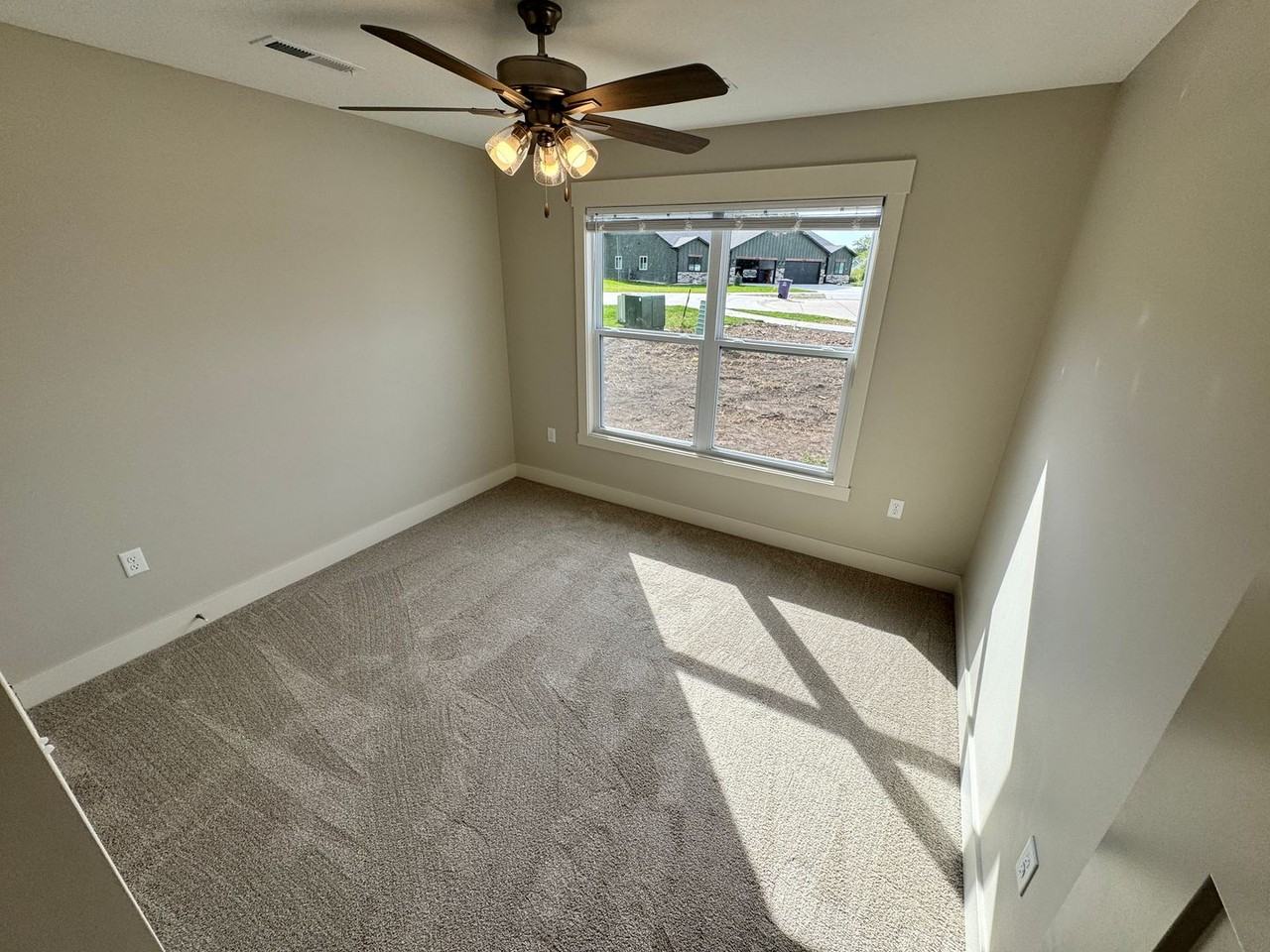 4639 Pierce Dr - Photo 7 of 13