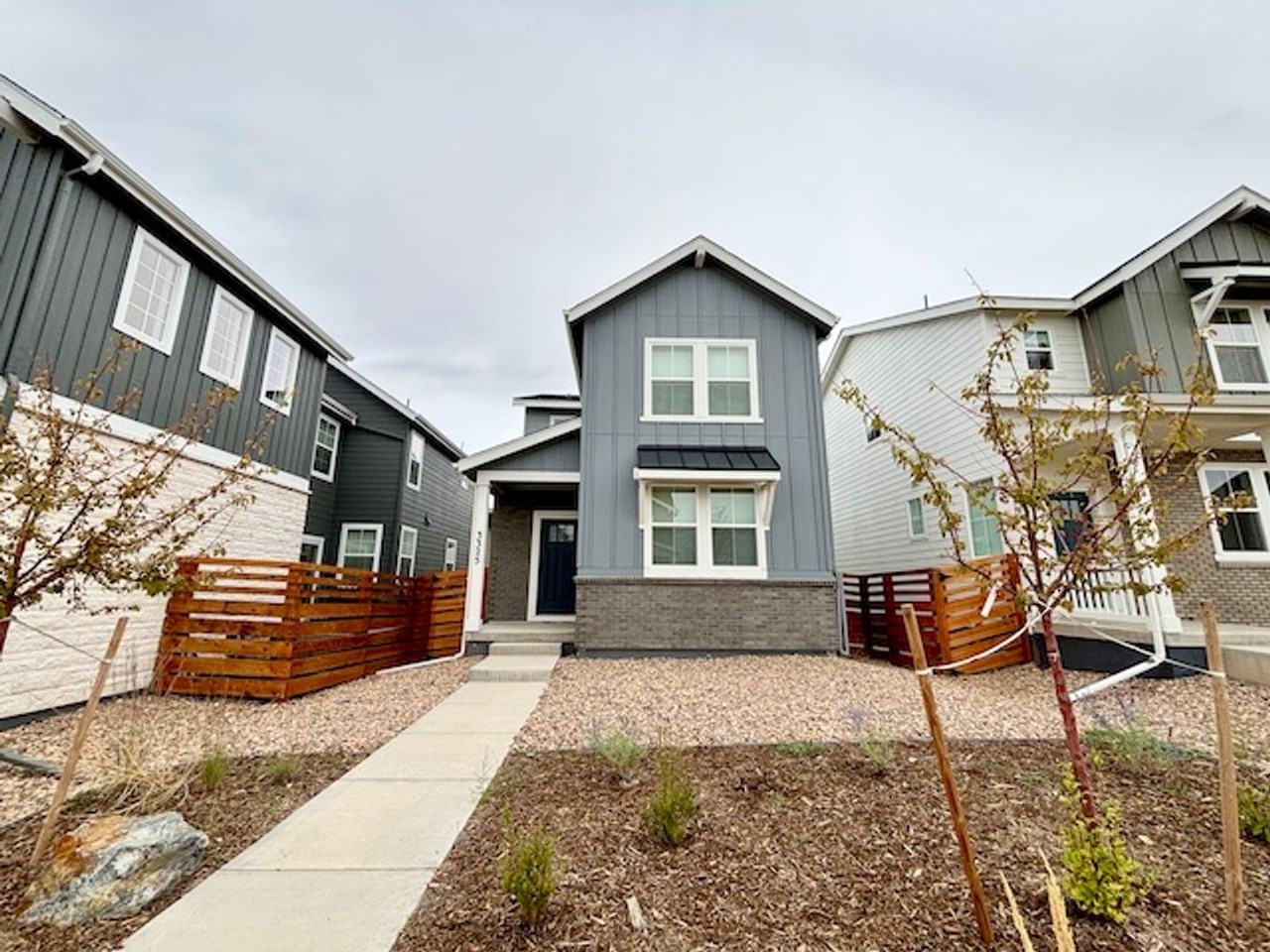 3325 N Coolidge Way - Photo 3 of 38