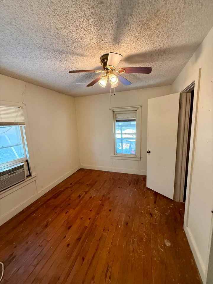 6193 Meridian Rd - Photo 3 of 8