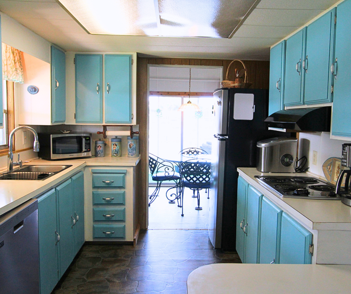 41 Connie Dr - Photo 3 of 20