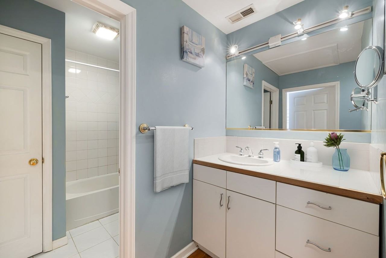 32 Broadway Street - Photo 6 of 34