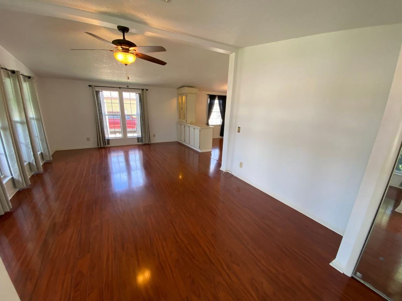 748 Turnberry Ln - Photo 3 of 44