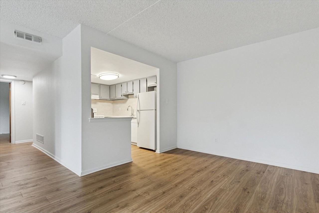 344 Summit House - Photo 4 of 16