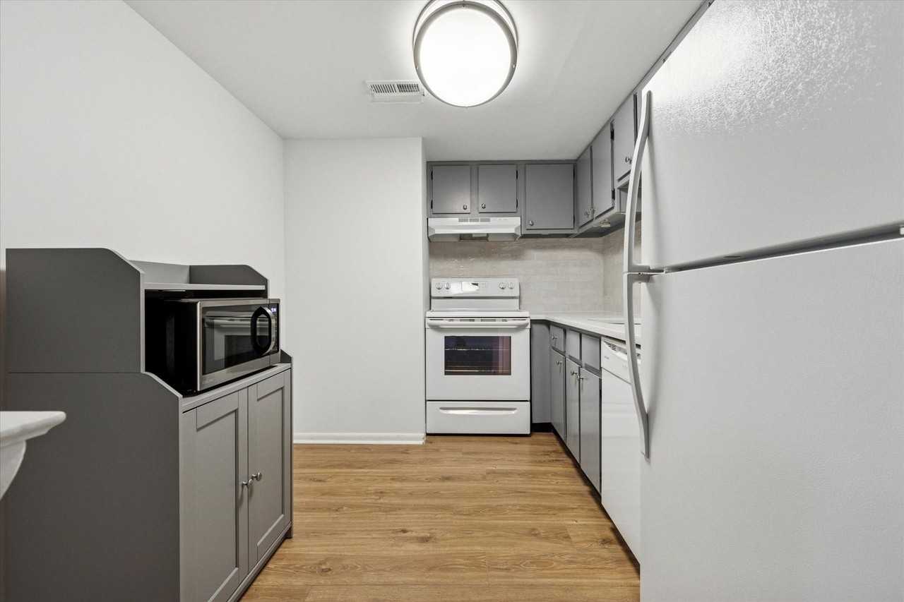 344 Summit House - Photo 6 of 16