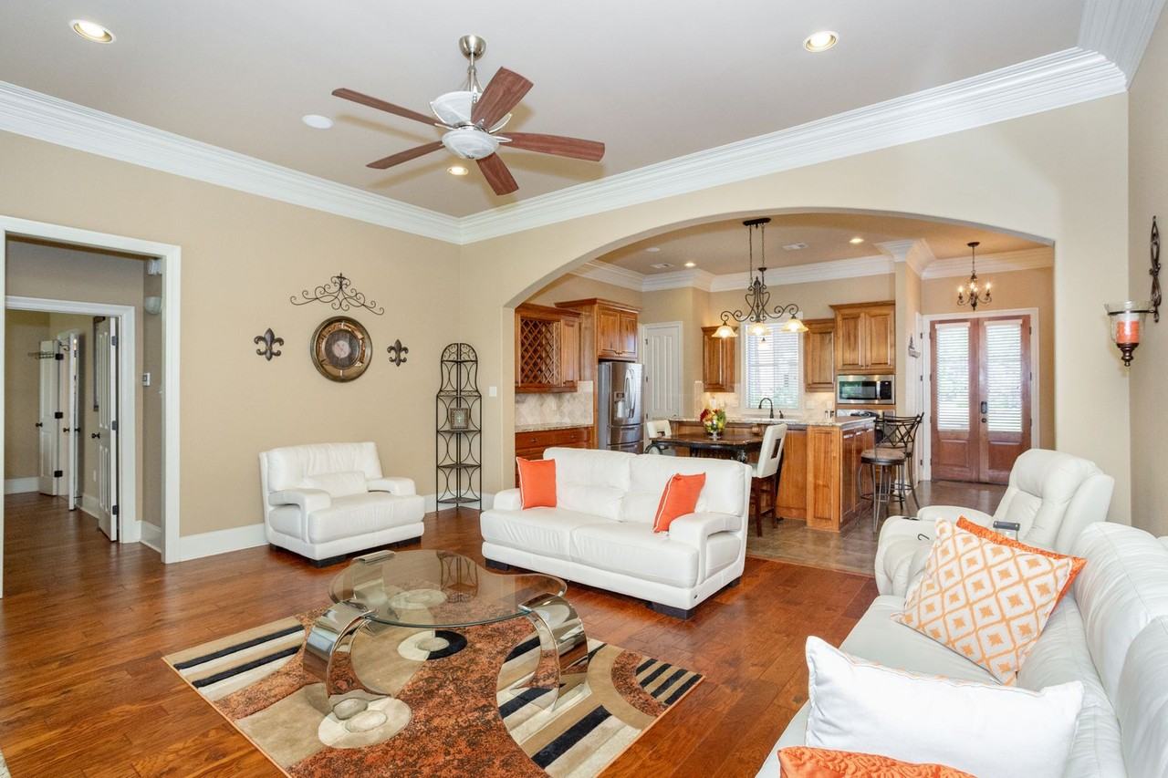 9430 Magnolia Xing - Photo 3 of 41