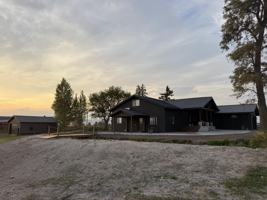 featured image of 93715 Round Butte Rd