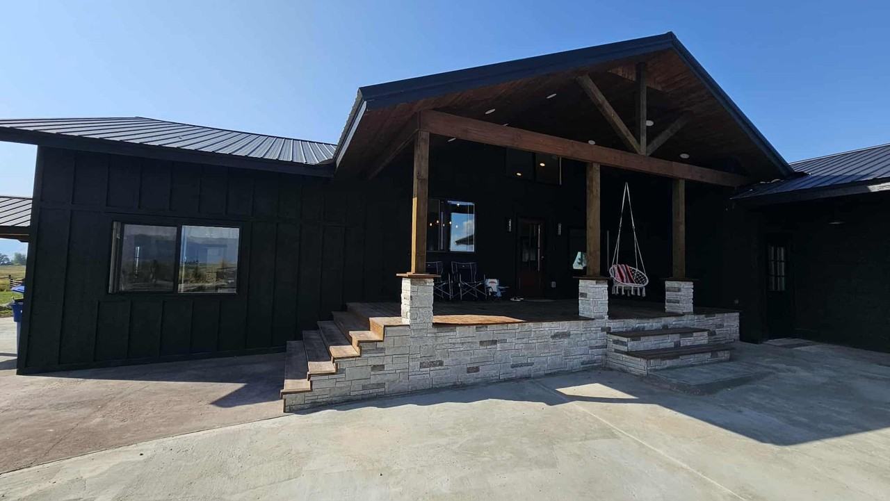 93715 Round Butte Rd - Photo 3 of 49