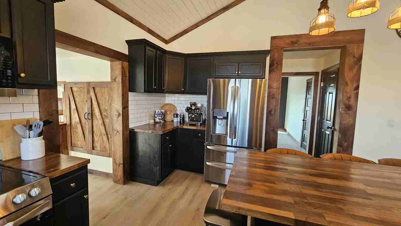 93715 Round Butte Rd - Photo 7 of 49