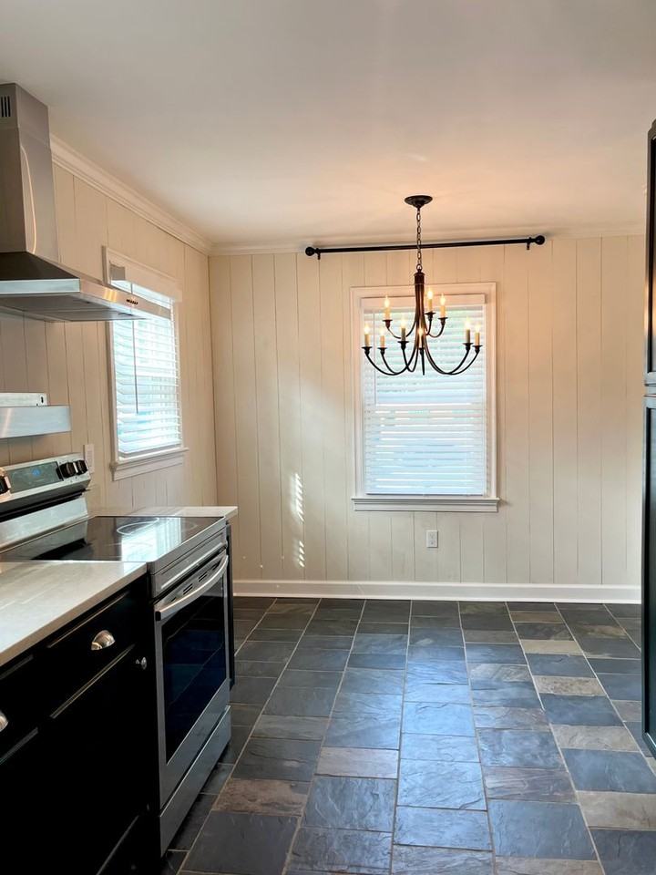 1605 E 34th St - Photo 7 of 15