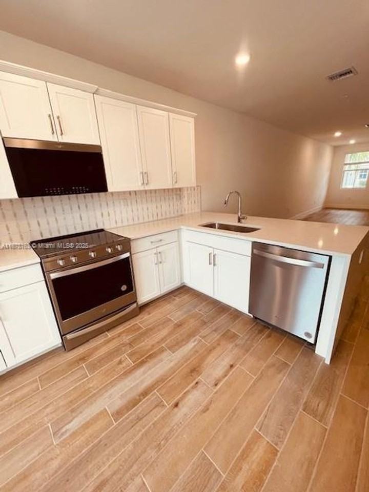 172 Sw 171st Ln - Photo 3 of 10