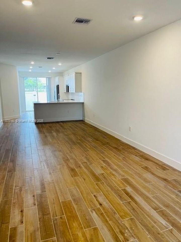 172 Sw 171st Ln - Photo 5 of 10