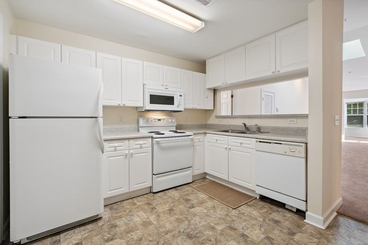 929 Morreene Rd #C31 - Photo 4 of 21