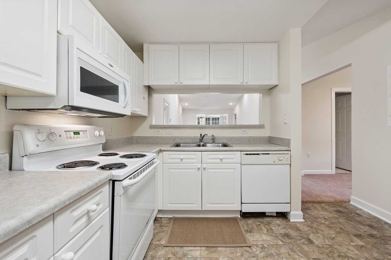 929 Morreene Rd #C31 - Photo 6 of 21