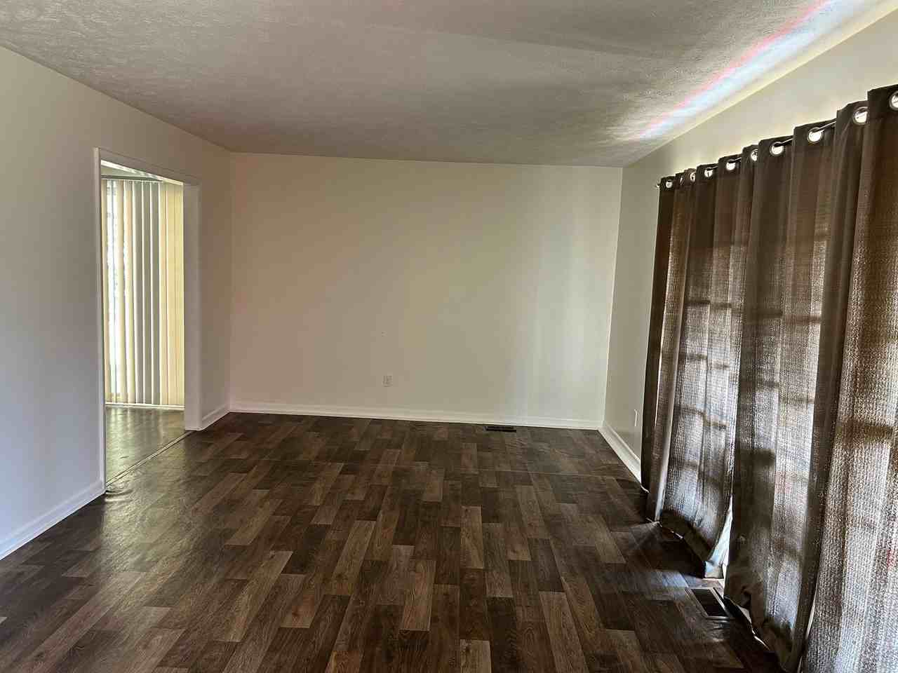 1060 Martin Luther King Jr Dr - Photo 2 of 13