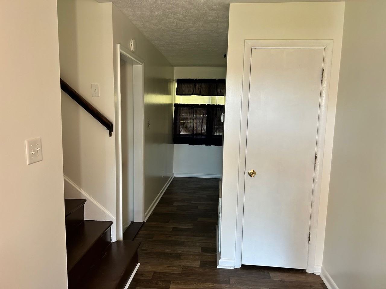 1060 Martin Luther King Jr Dr - Photo 3 of 13
