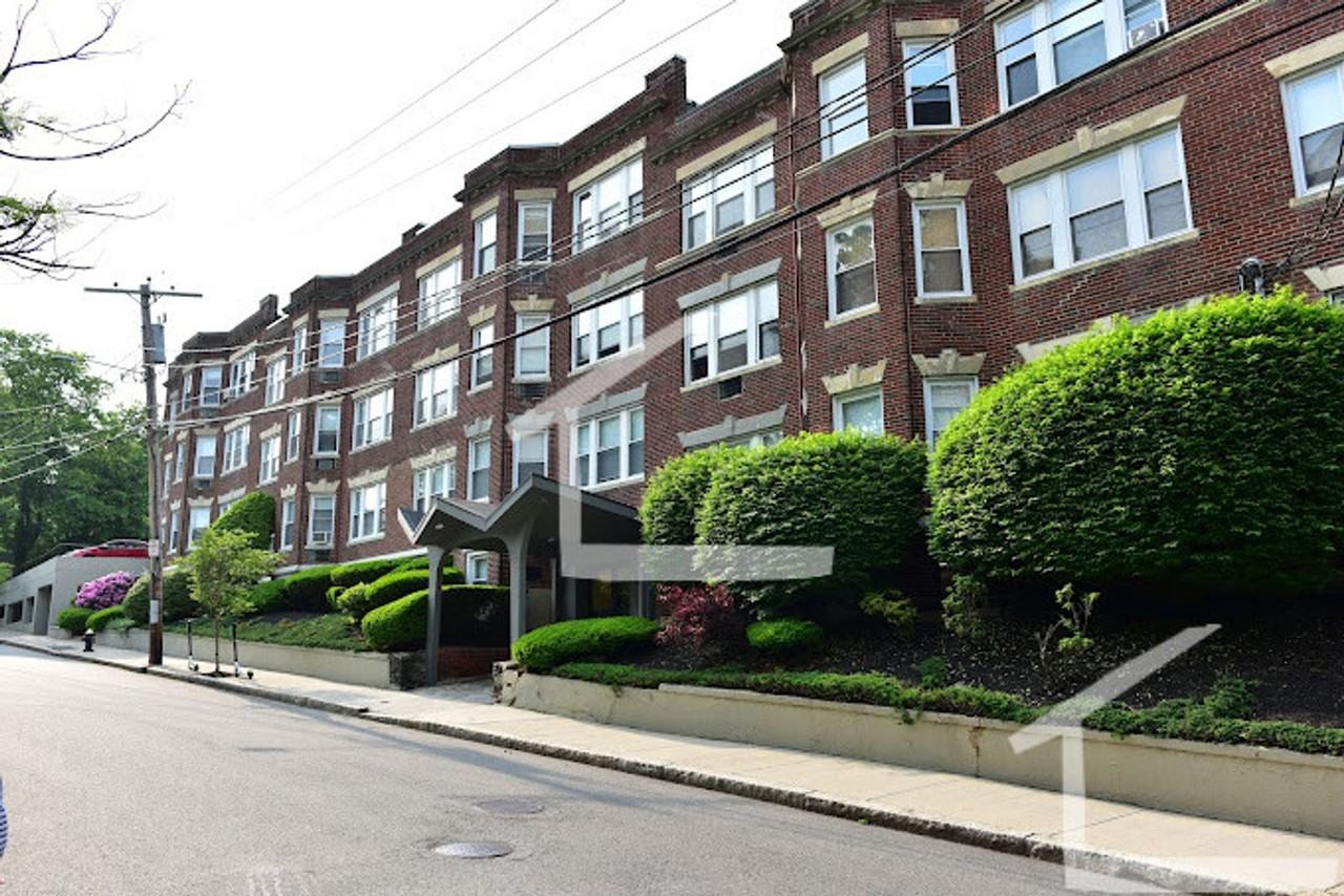 27 Lancaster Terrace - Photo 2 of 11