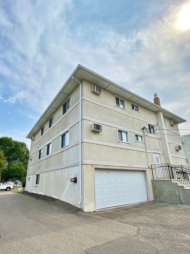 Apartment for Rent at 3050 Inglewood Ave S - Photo 2 of 10