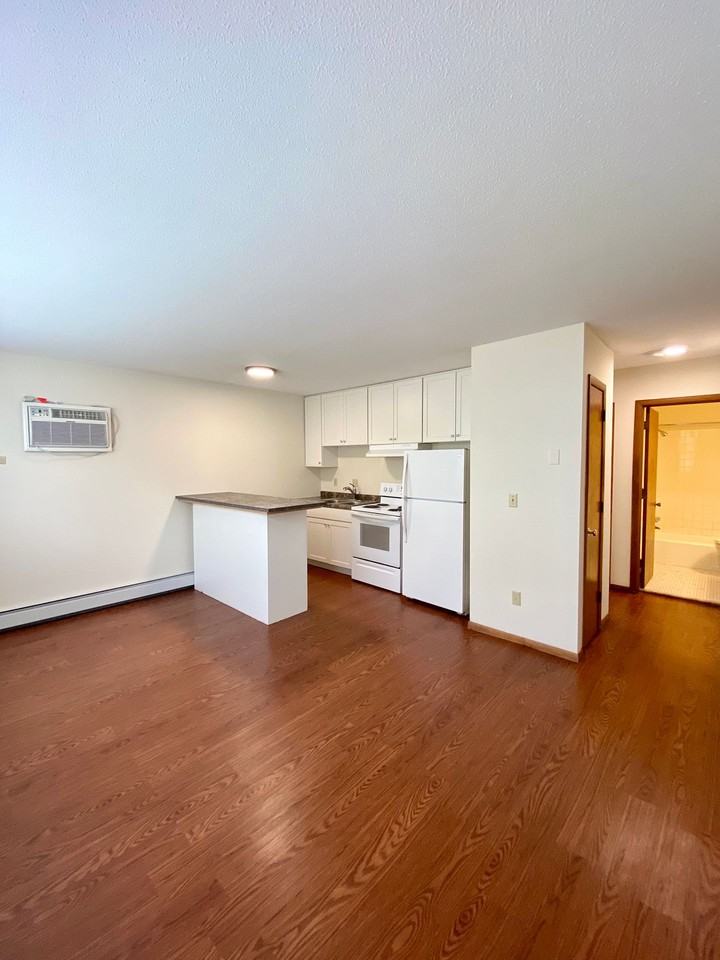 Apartment for Rent at 3050 Inglewood Ave S - Photo 3 of 10