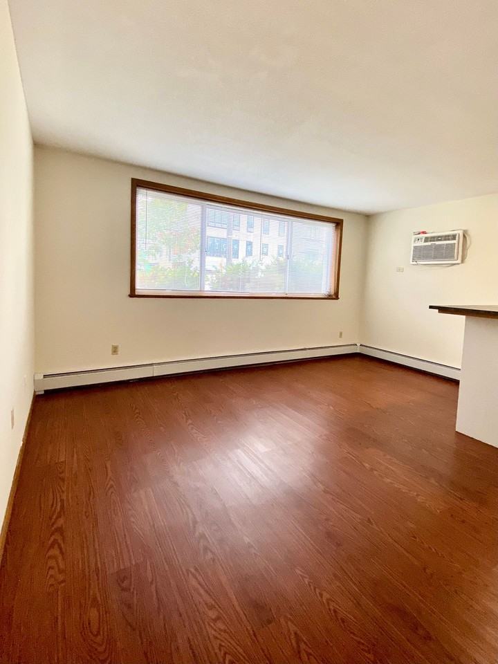 Apartment for Rent at 3050 Inglewood Ave S - Photo 5 of 10