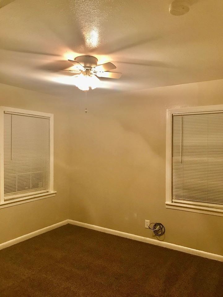 2405 Rule St - Photo 7 of 18