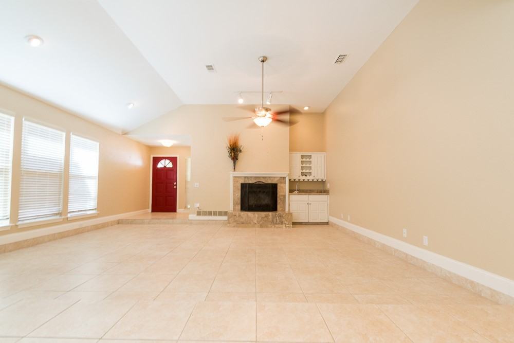 14816 Sopras Cir - Photo 3 of 27