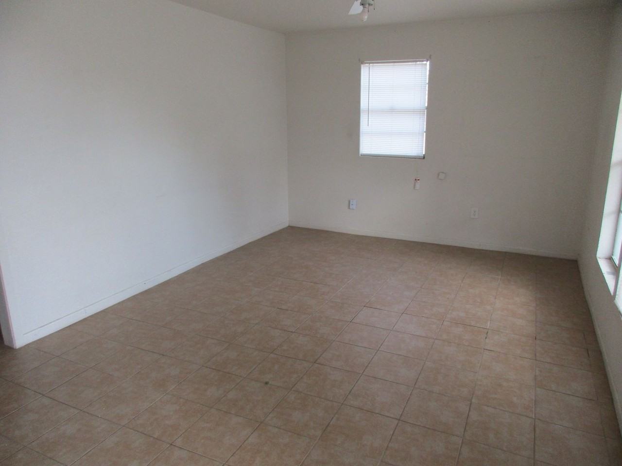 105 W Avenue A - Photo 2 of 13