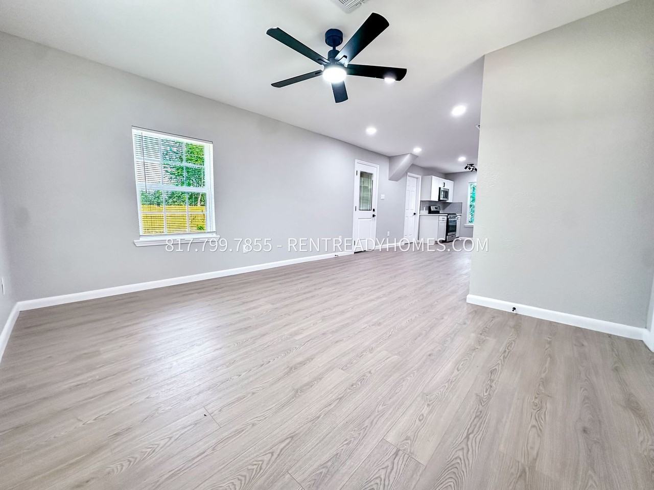 6431 Myrtle St - Photo 3 of 12