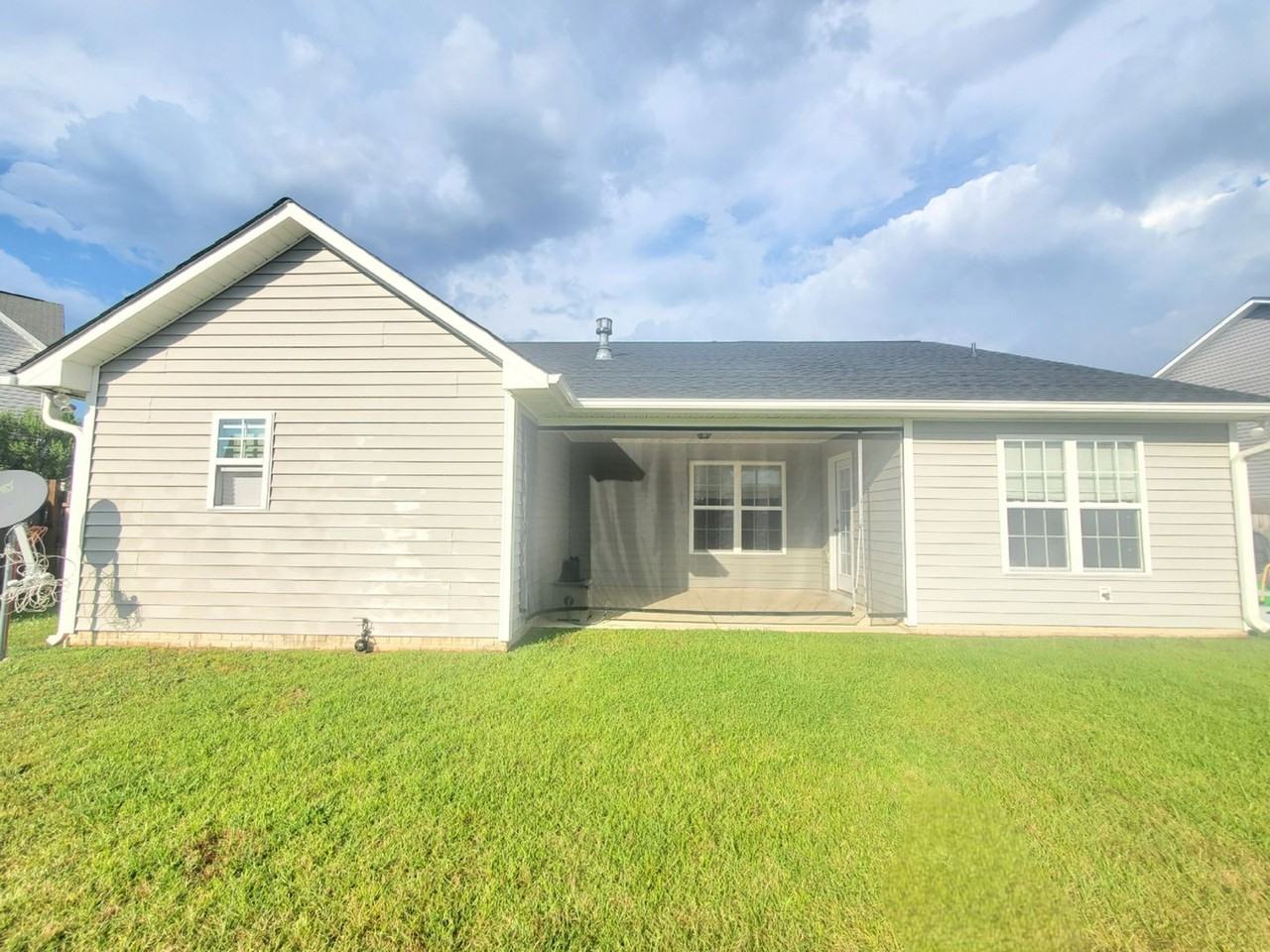 2004 Lioncoward Dr - Photo 3 of 21