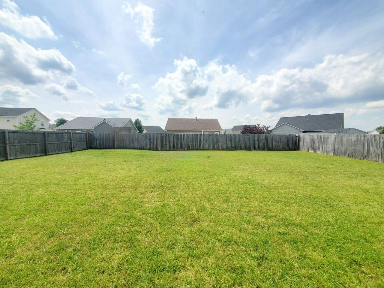 2004 Lioncoward Dr - Photo 5 of 21