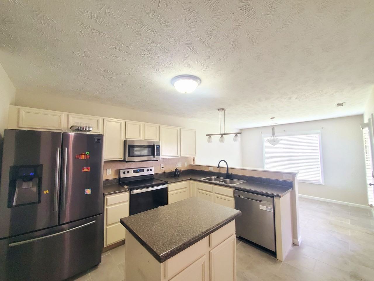 2004 Lioncoward Dr - Photo 7 of 21