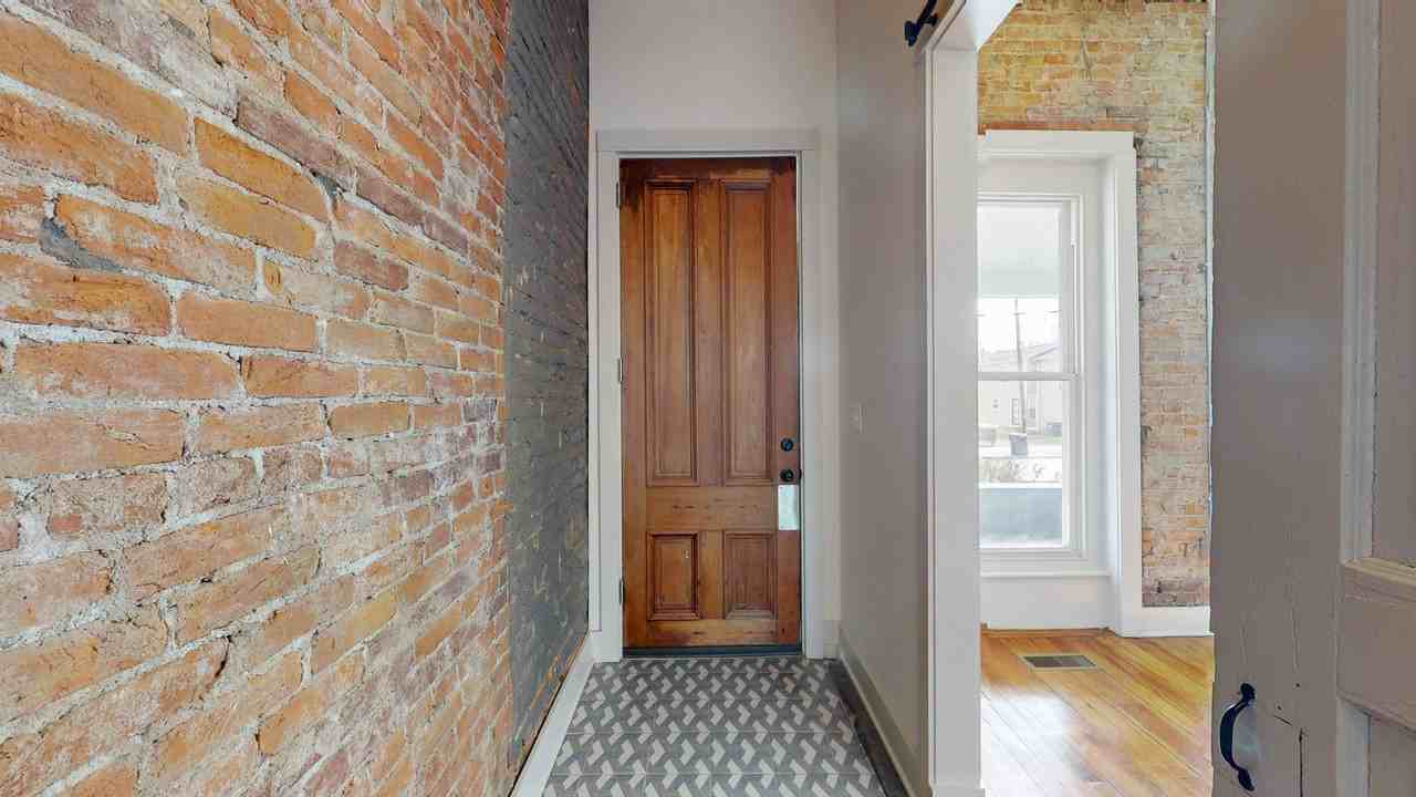 914 S Shelby St - Photo 3 of 24